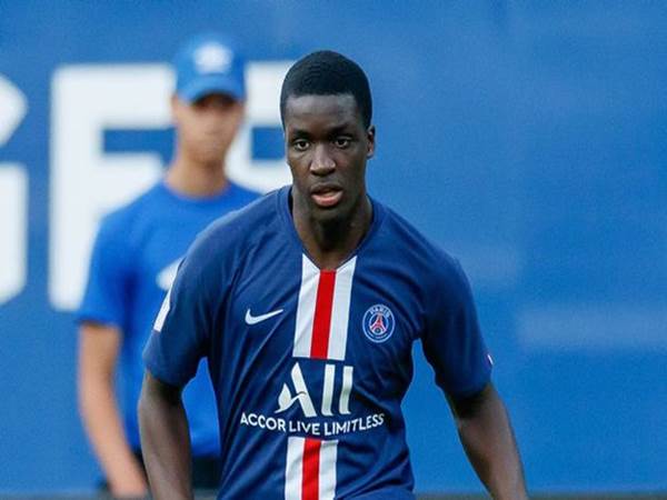 Stanley Nsoki, hậu vệ cánh trái tài năng của CLB PSG. 