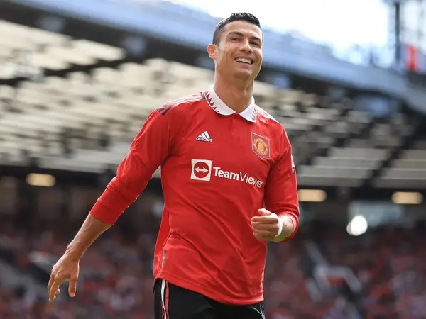 Chuyển nhượng bóng đá Anh 11/10: Ronaldo có thể ở lại Old Trafford