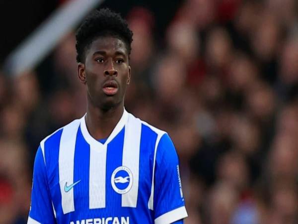 Chuyển nhượng: Tiền vệ Carlos Baleba đồng ý đến MU