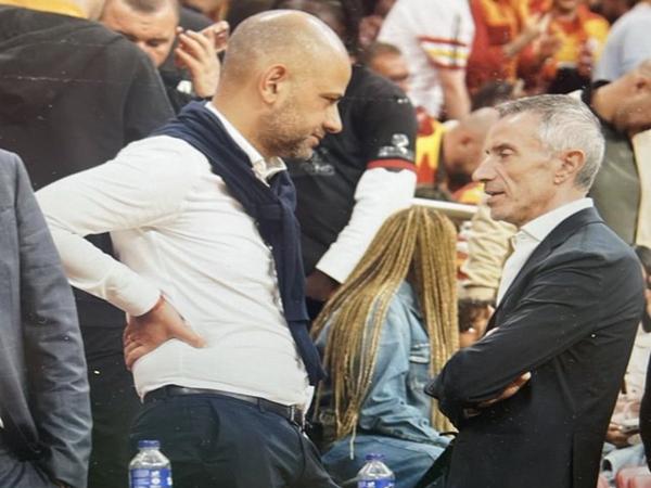 Chuyển nhượng Arsenal: Chiêu mộ tiền đạo Victor Osimhen.