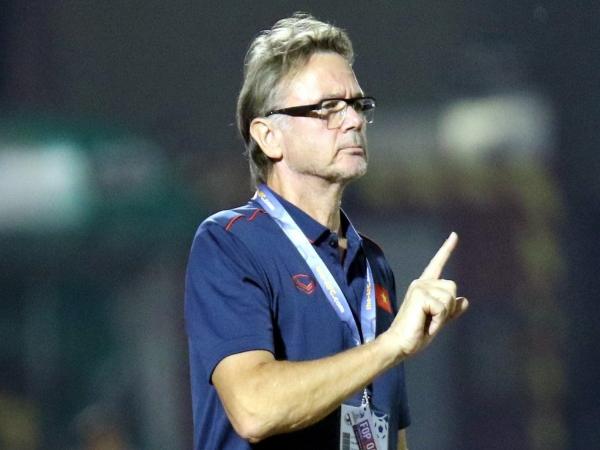 HLV Philippe Troussier là ai? Tiểu sử và sự nghiệp